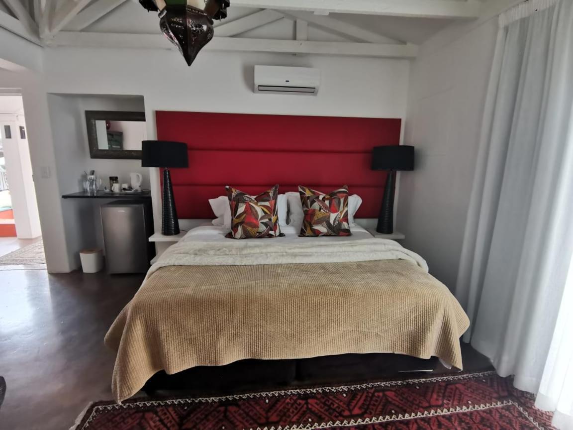 The Rez Guesthouse Уолфиш Бей Екстериор снимка