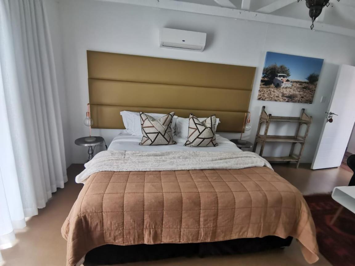 The Rez Guesthouse Уолфиш Бей Екстериор снимка
