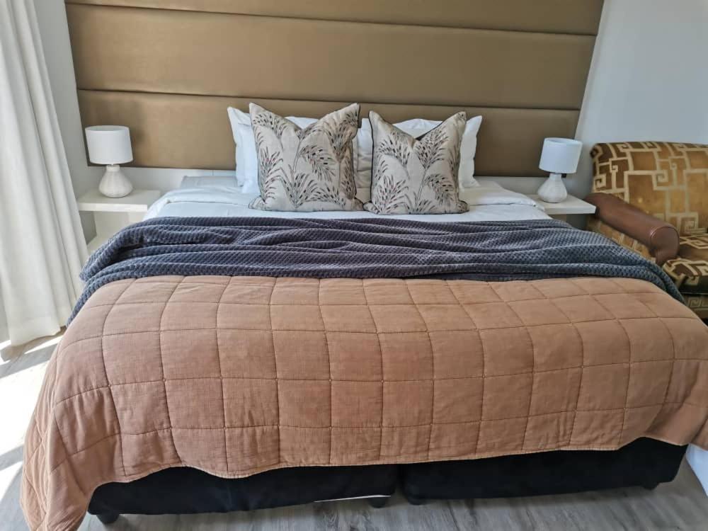 The Rez Guesthouse Уолфиш Бей Екстериор снимка
